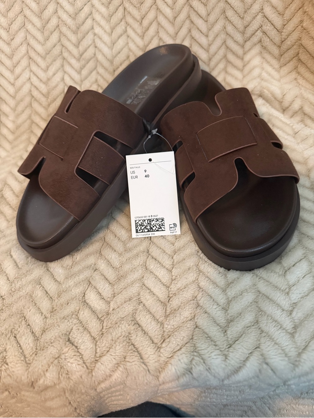 NWT H&M Women’s Dark Brown Slide Sandals - Casual Comfort w/ Soft Napped. finish